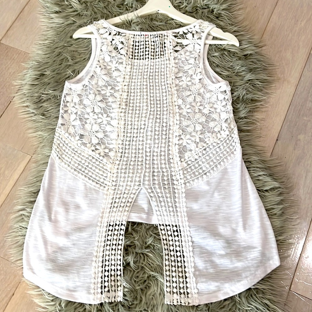 ❣️❤️Devoted❣️🌺crochet back fdesign elegant tops❣️👍👍❣️❣️❣️❣️❣️